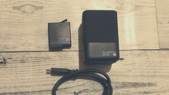 GoPro「デュアルバッテリー・チャージャー」効率的に充電するのに便利