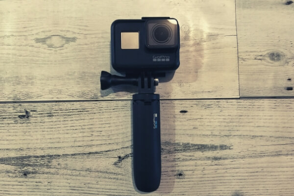 GoPro「Shorty（ショーティー）」ミニサイズの自撮り棒の使い方 | 旅音 Tabioto